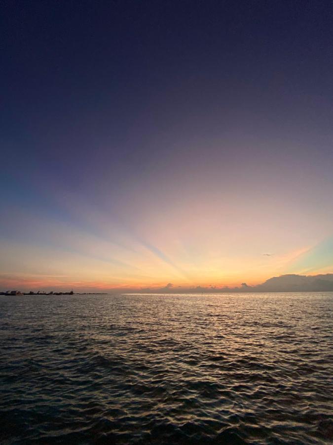 Reef Edge Thulusdhoo, Maldives 4* Thulusdhoo